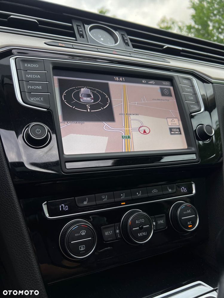 Volkswagen Passat 2.0 TDI (BlueMotion Technology) Trendline - 17
