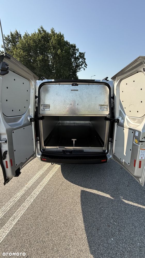 Ford TRANSIT CUSTOM - 9