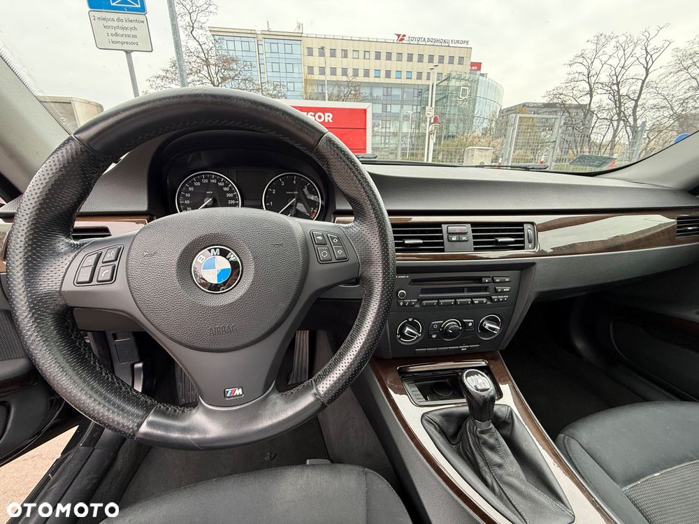 BMW Seria 3 318i - 9