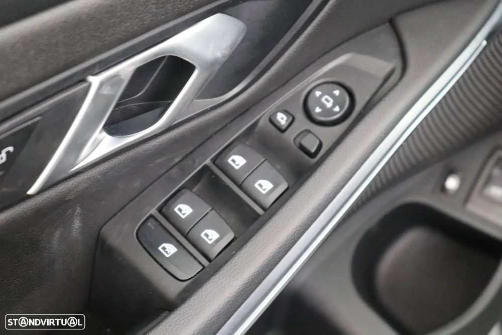 BMW 330 e Touring Aut. M Sport - 11