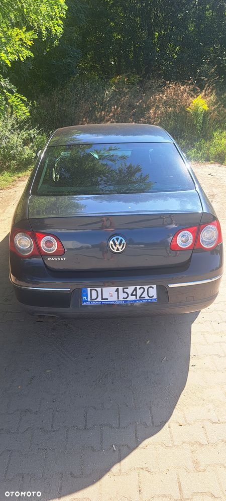 Volkswagen Passat 2.0 TDI DPF Highline - 5