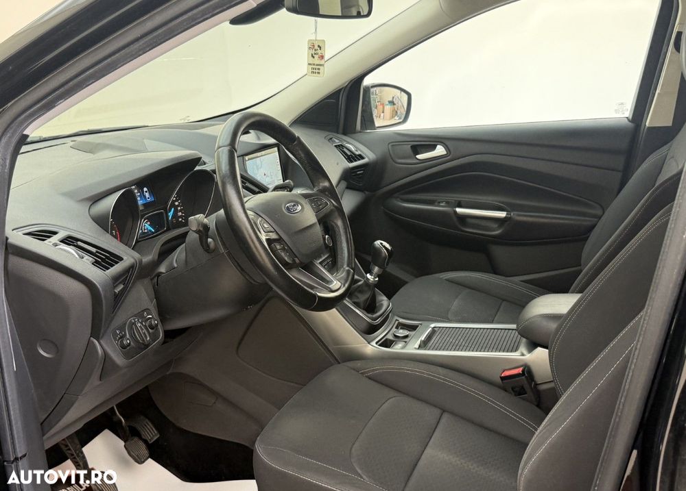 Ford Kuga - 12