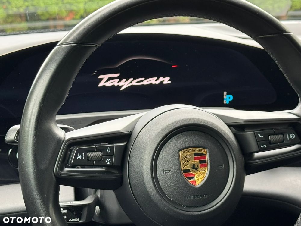 Porsche Taycan - 26