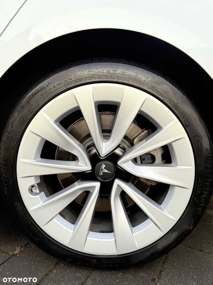 Tesla Model 3 Long Range AWD - 8