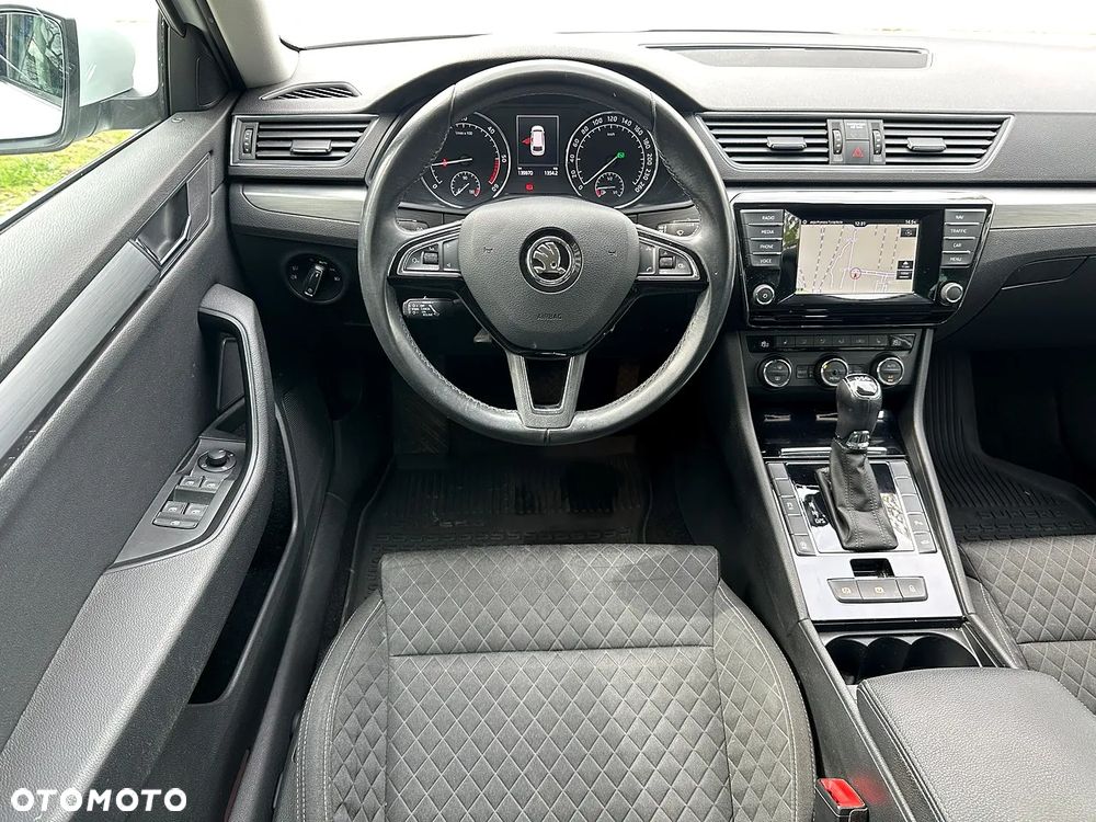 Skoda Superb 2.0 TDI Style DSG - 10