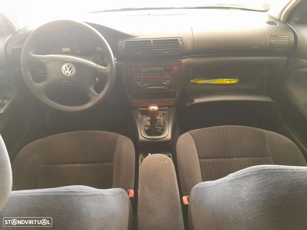 VW Passat 1.9 TDi Confortline Top - 6