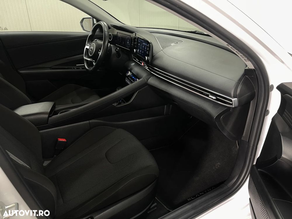 Hyundai Elantra 1.6 l 123 CP CVT Exclusive - 10