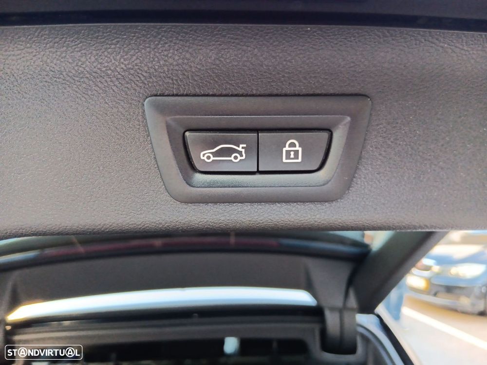 BMW 520 d Pack Desportivo M Auto - 27