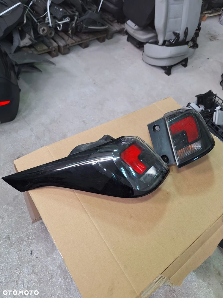 OPEL CROSSLAND lift  21R lampa prawa lewa  tył w błotnik - 10