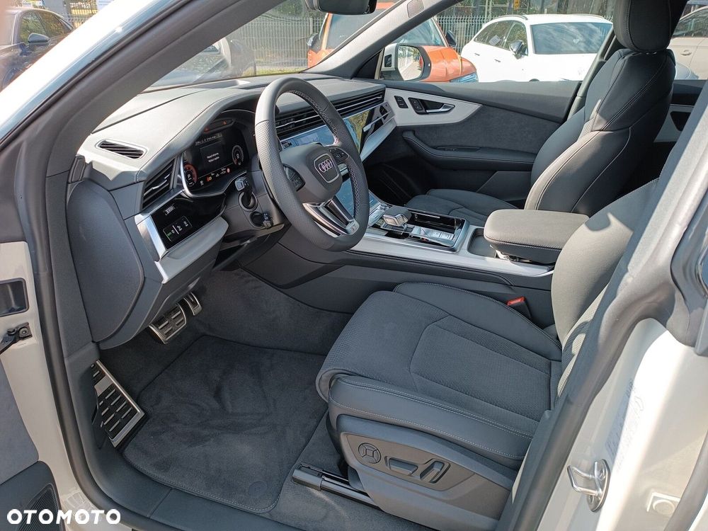 Audi Q8 - 15