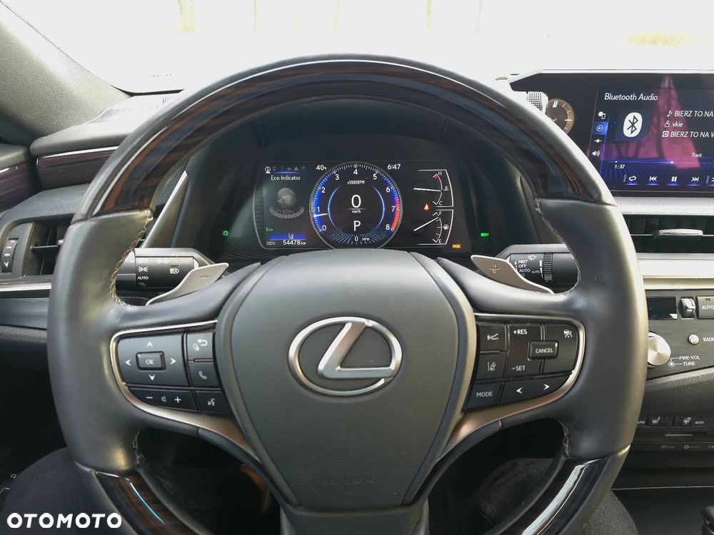 Lexus ES - 10