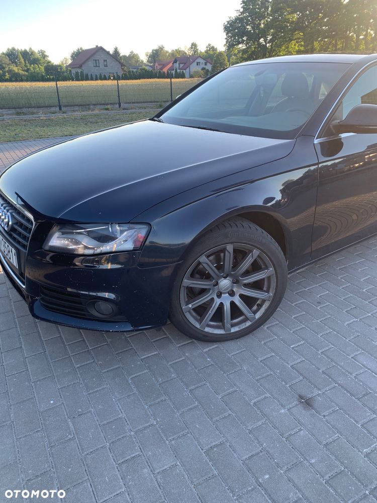 Audi A4 Limousine - 3