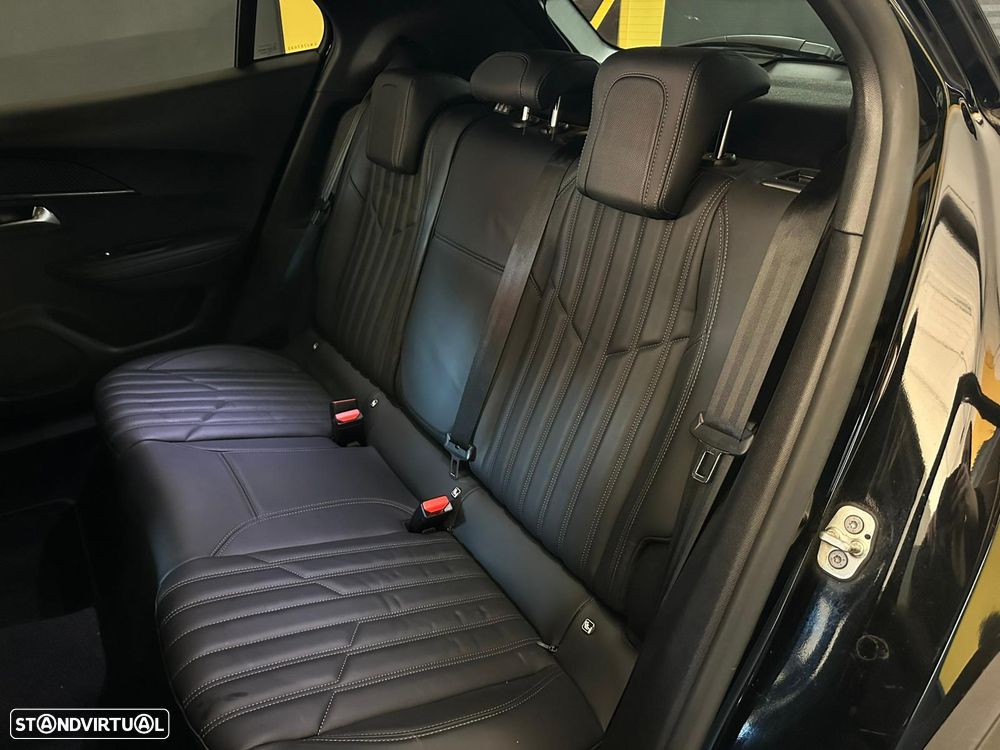 Peugeot 2008 PureTech 130 EAT8 GT Pack - 34