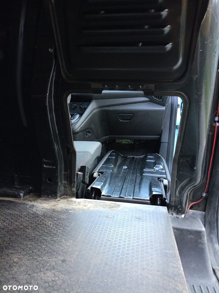 Ford Transit Connect II - 18