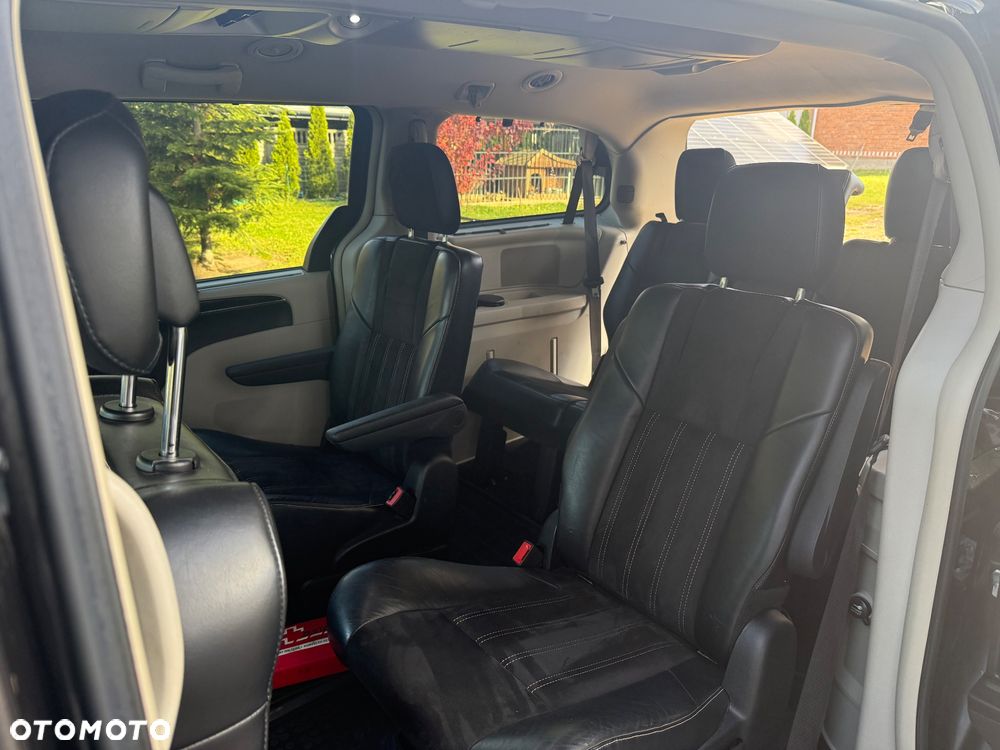 Lancia Voyager 2.8CRD Gold - 11