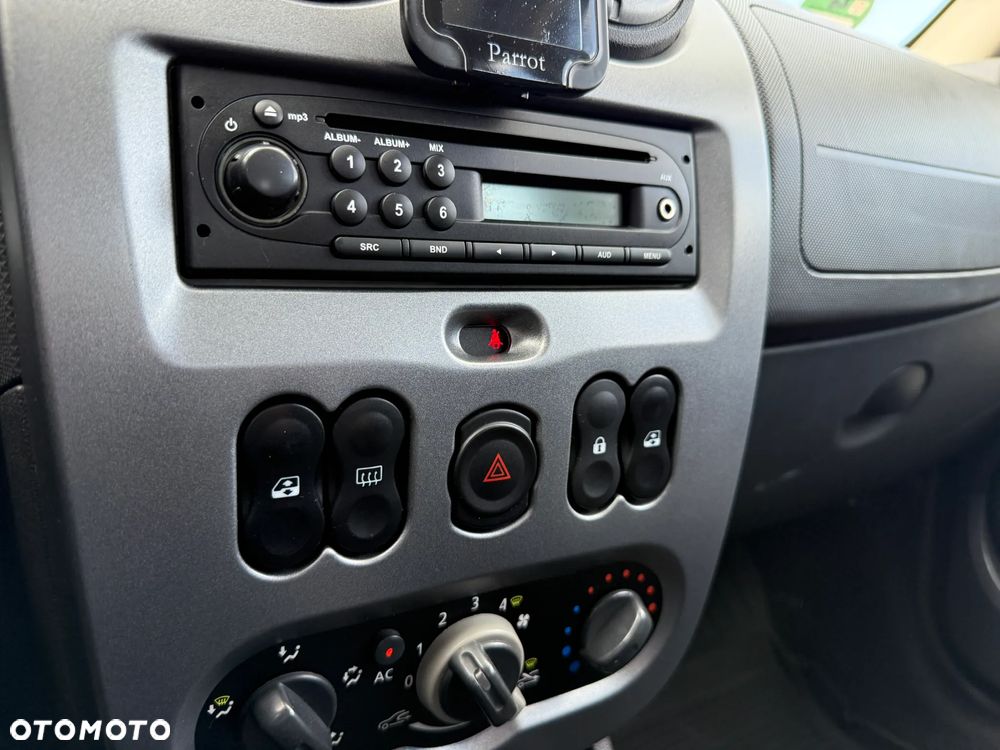 Dacia Duster 1.6 SCe Access S&S - 31