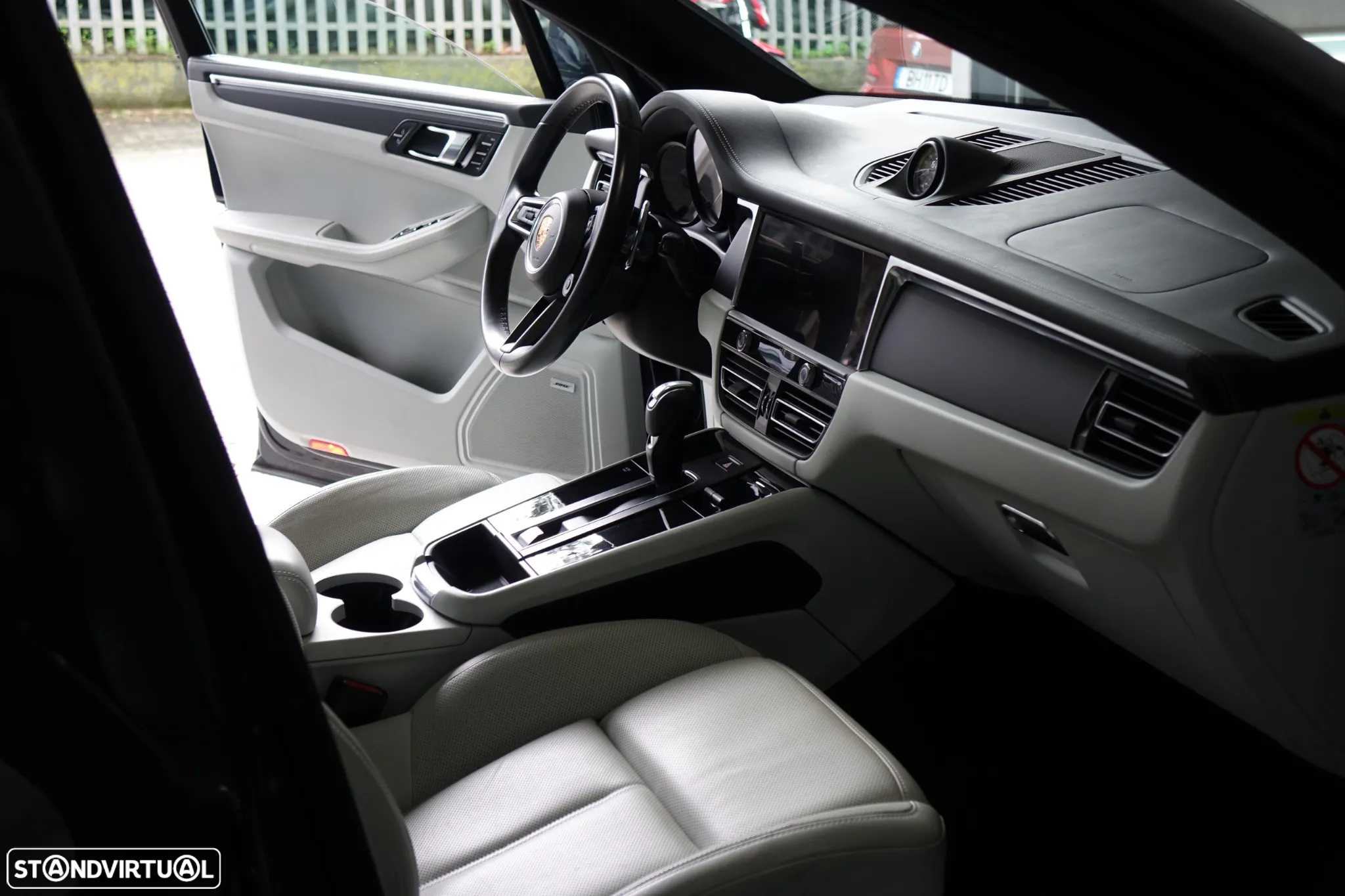 Porsche Macan Standard - 17