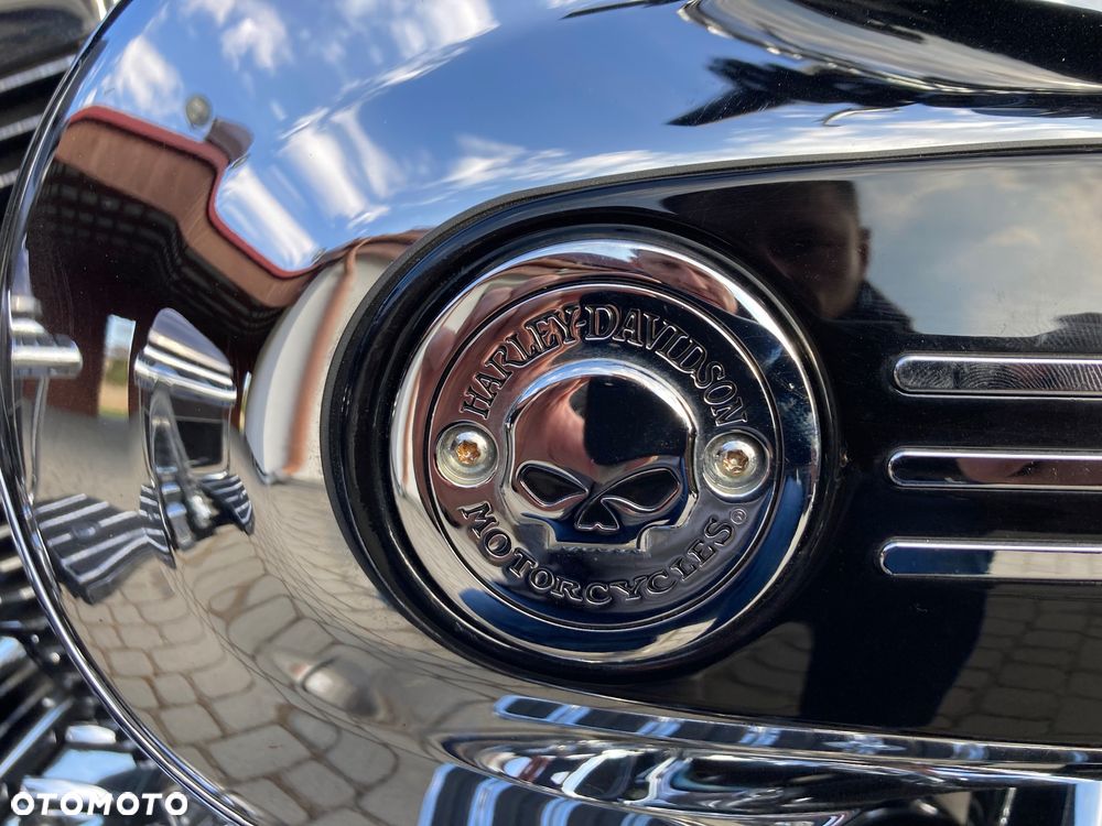 Harley-Davidson FLH Electra Glide - 26