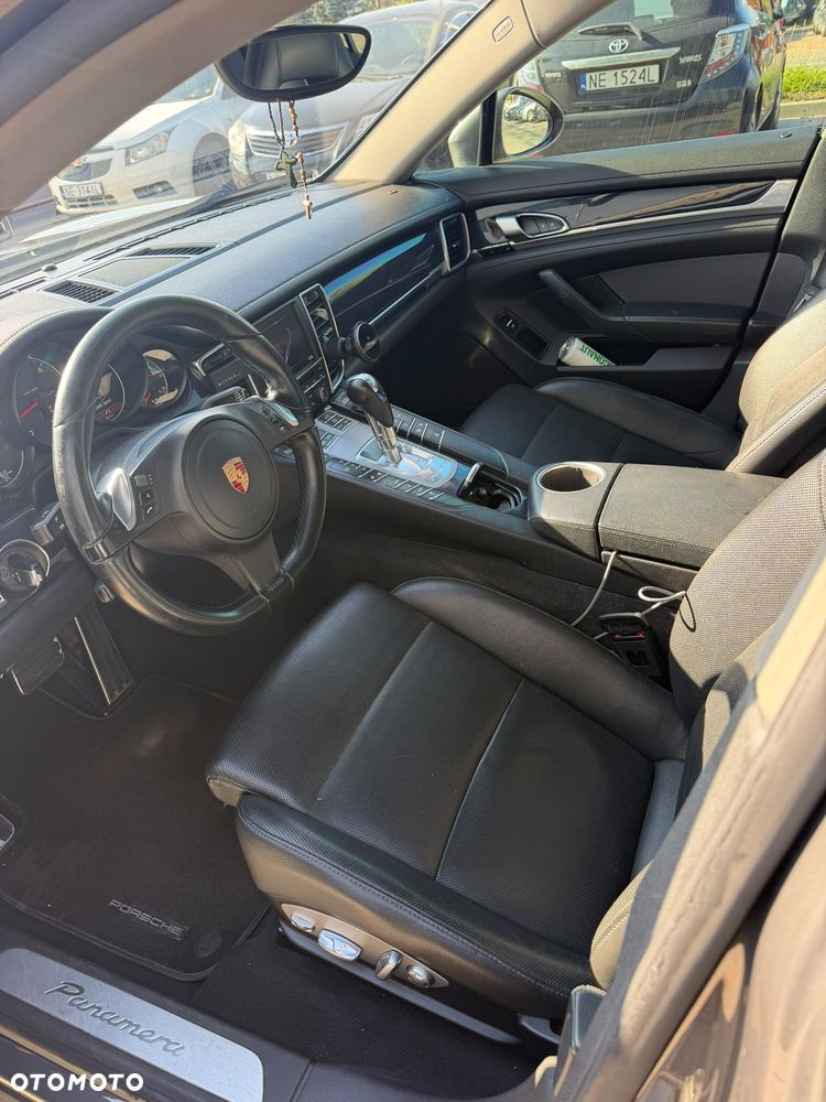Porsche Panamera - 16