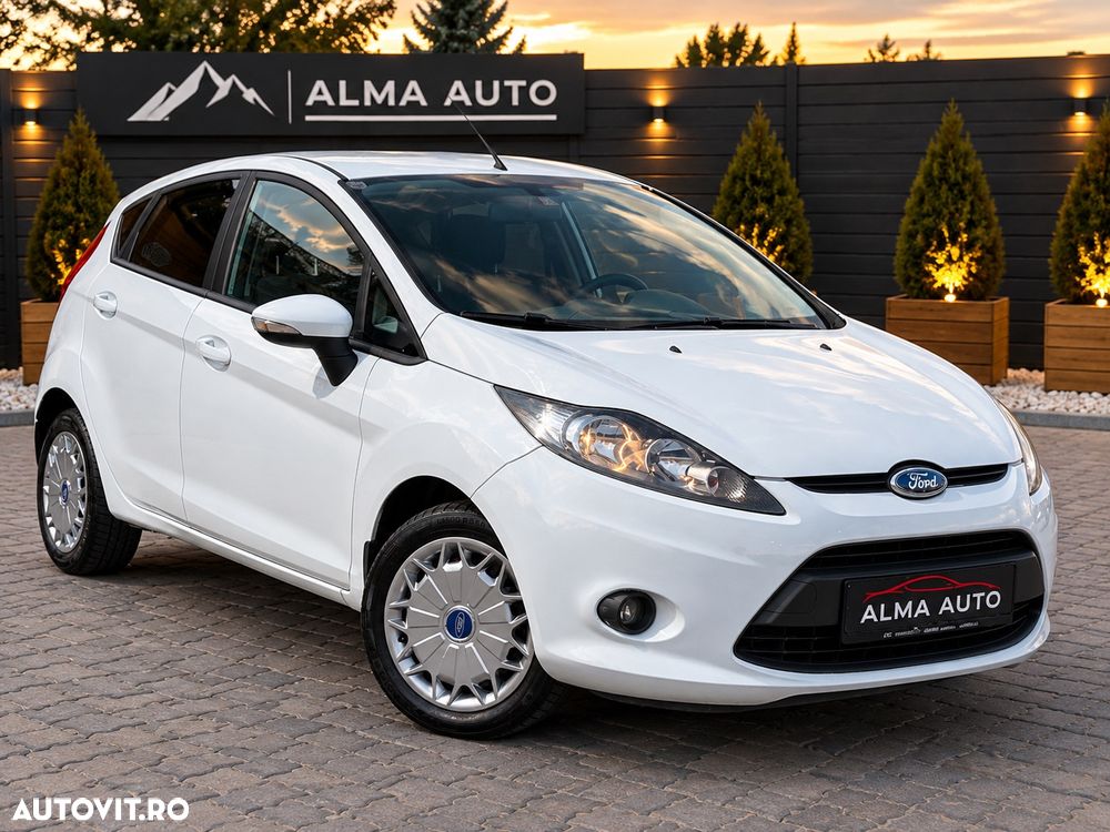 Ford Fiesta 2011 photo 2
