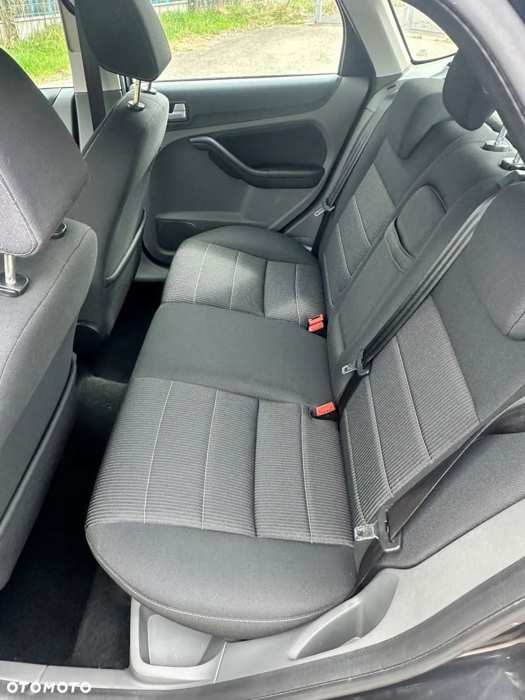 Ford Focus 1.8 Titanium - 16