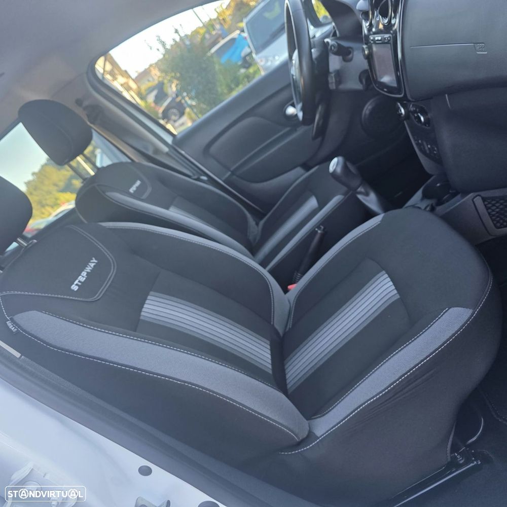 Dacia Sandero 0.9 TCe Stepway - 28
