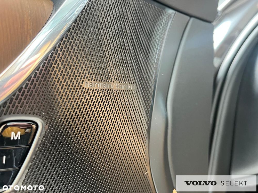 Volvo V90 Cross Country - 38