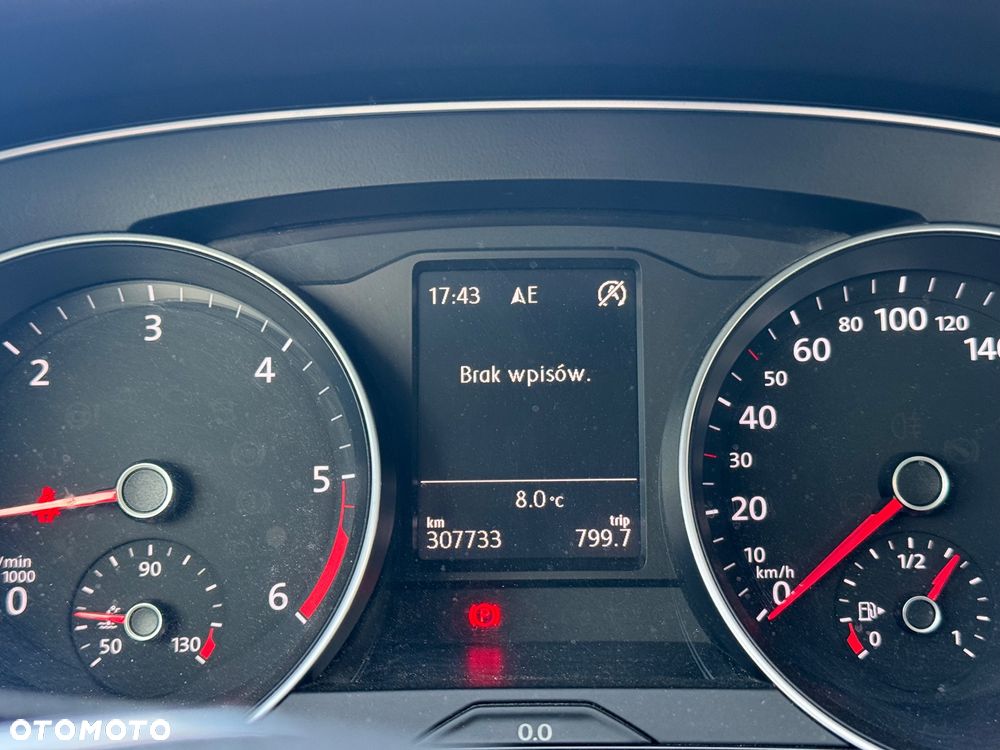 Volkswagen Passat - 21
