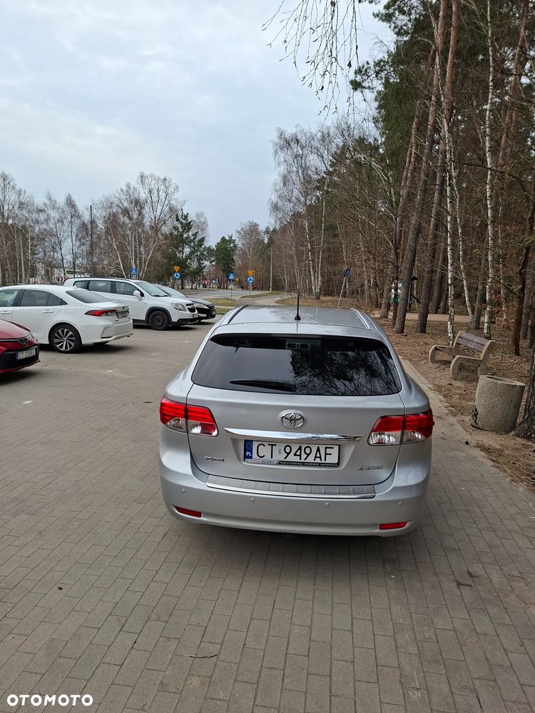 Toyota Avensis 2.0 D-4D Sol - 5