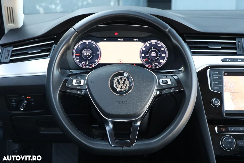 Volkswagen Passat 1.6 TDI SCR DSG Comfortline - 28