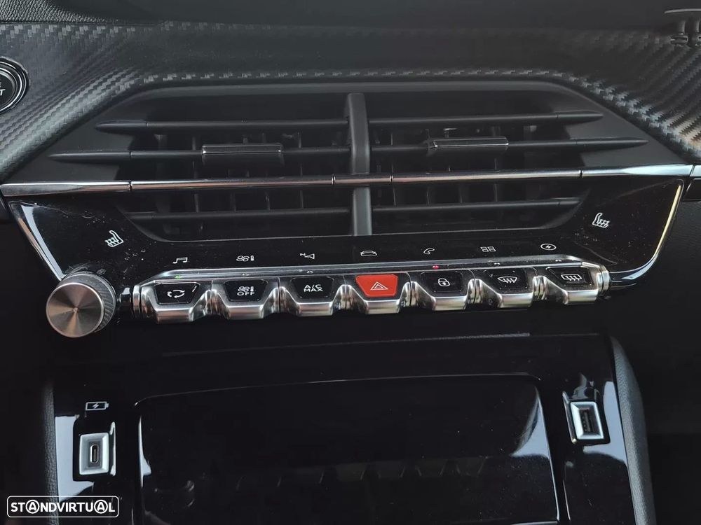 Peugeot e-2008 50 kWh GT Pack - 32