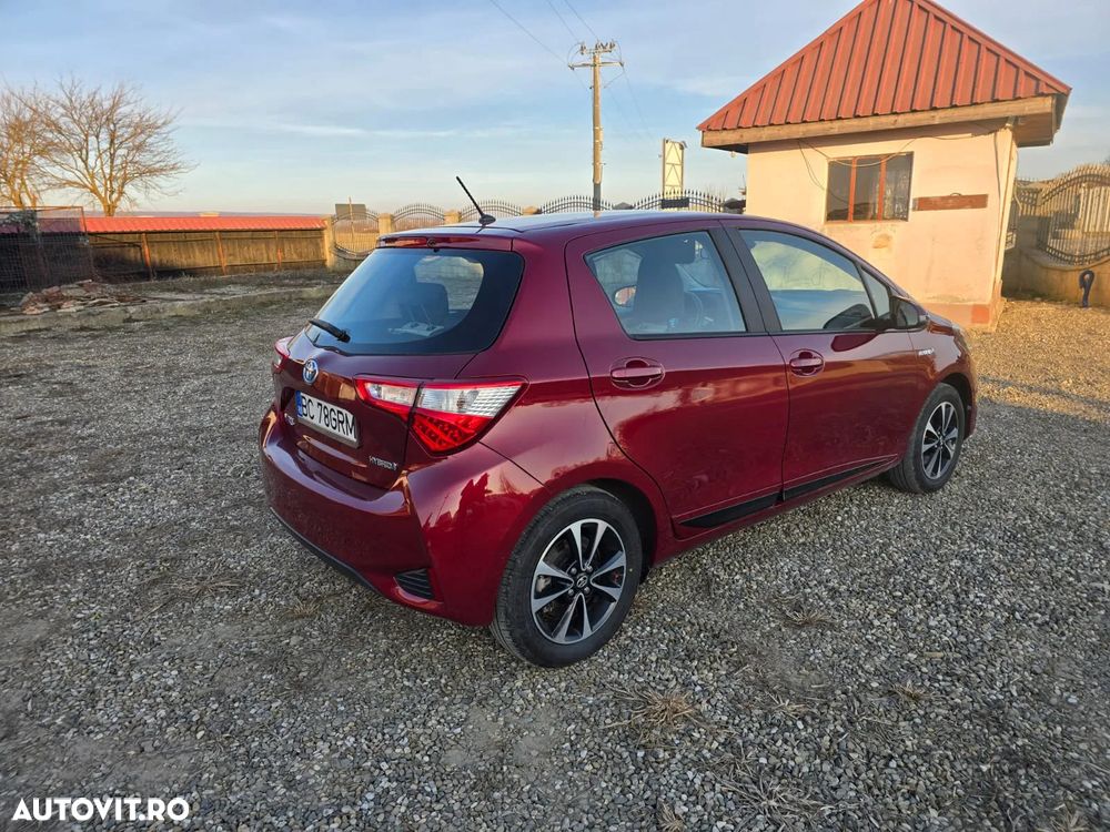 Toyota Yaris 1.5 VVT-i HSD Active - 12