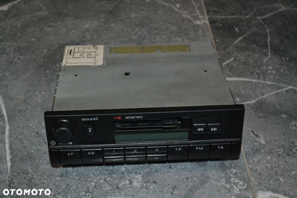 VW RADIO FABRYCZNE ALFA +KOD - 2