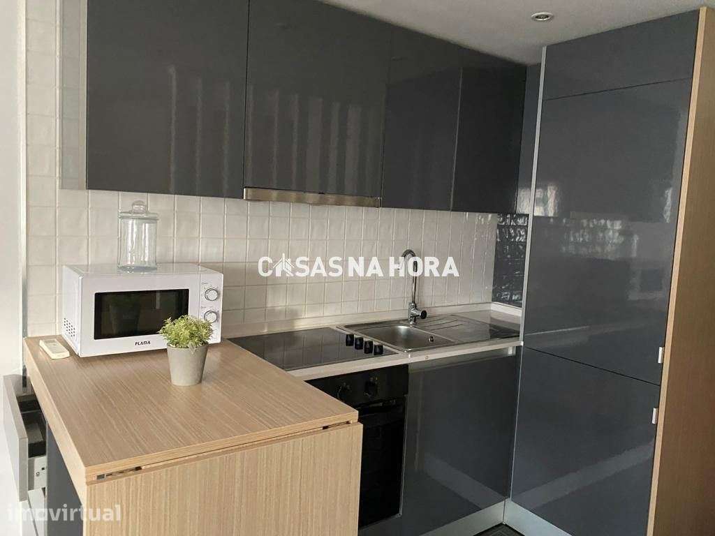 T0 Equipado e Mobilado na Sobreda - Grande imagem: 2/11