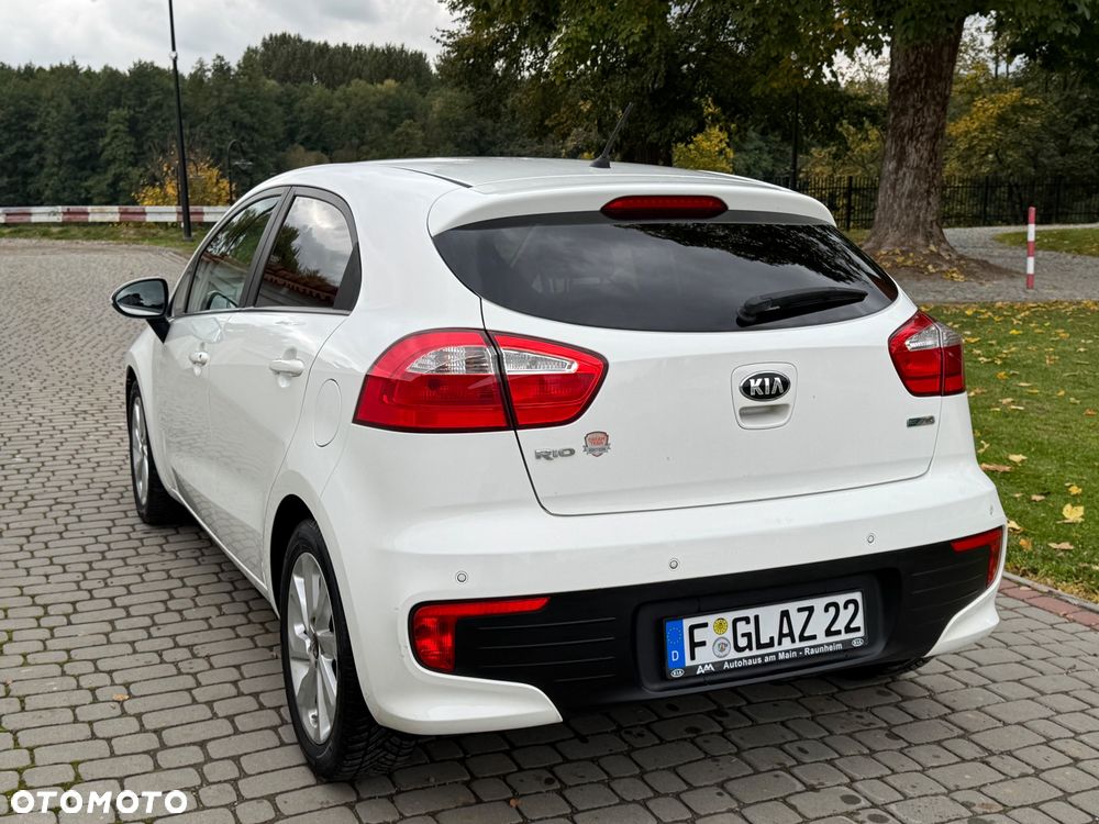 Kia Rio - 33