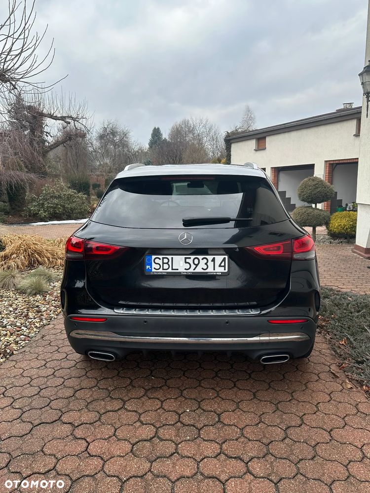 Mercedes-Benz GLA - 4