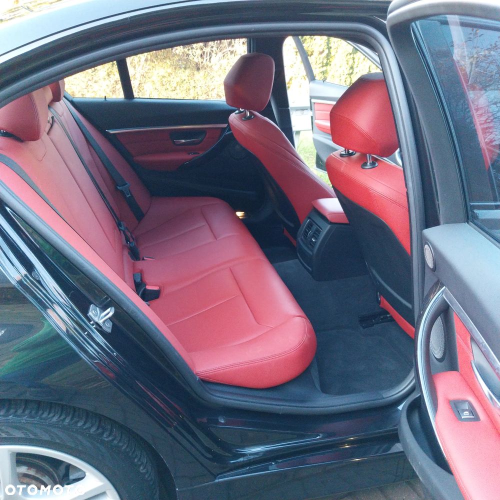 BMW Seria 3 330i xDrive M Sport - 25