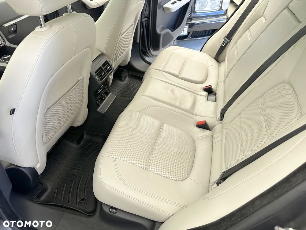 Jaguar F-Pace S AWD - 8
