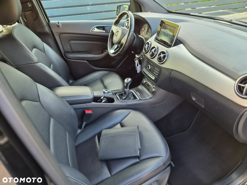 Mercedes-Benz Klasa B 180 d BlueEFFICIENCY Edition Style - 8