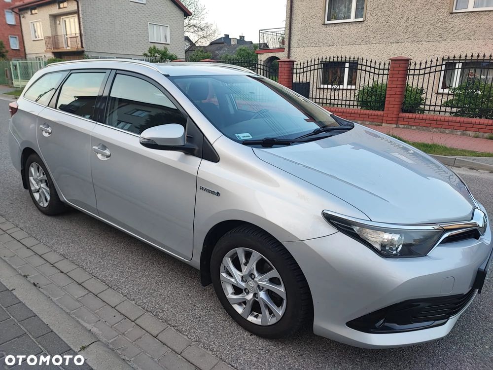 Toyota Auris Hybrid 135 Premium - 1
