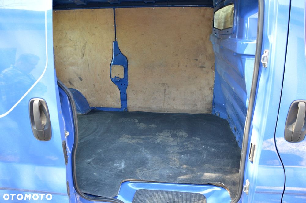 Opel Vivaro - 11