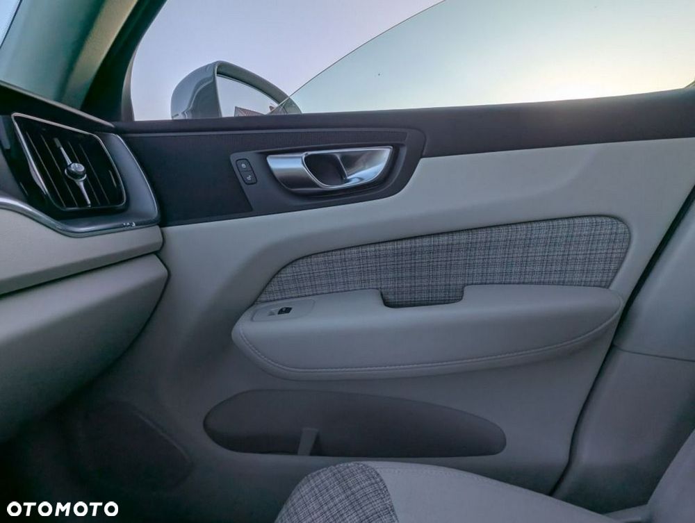 Volvo XC 60 B4 B Core - 16