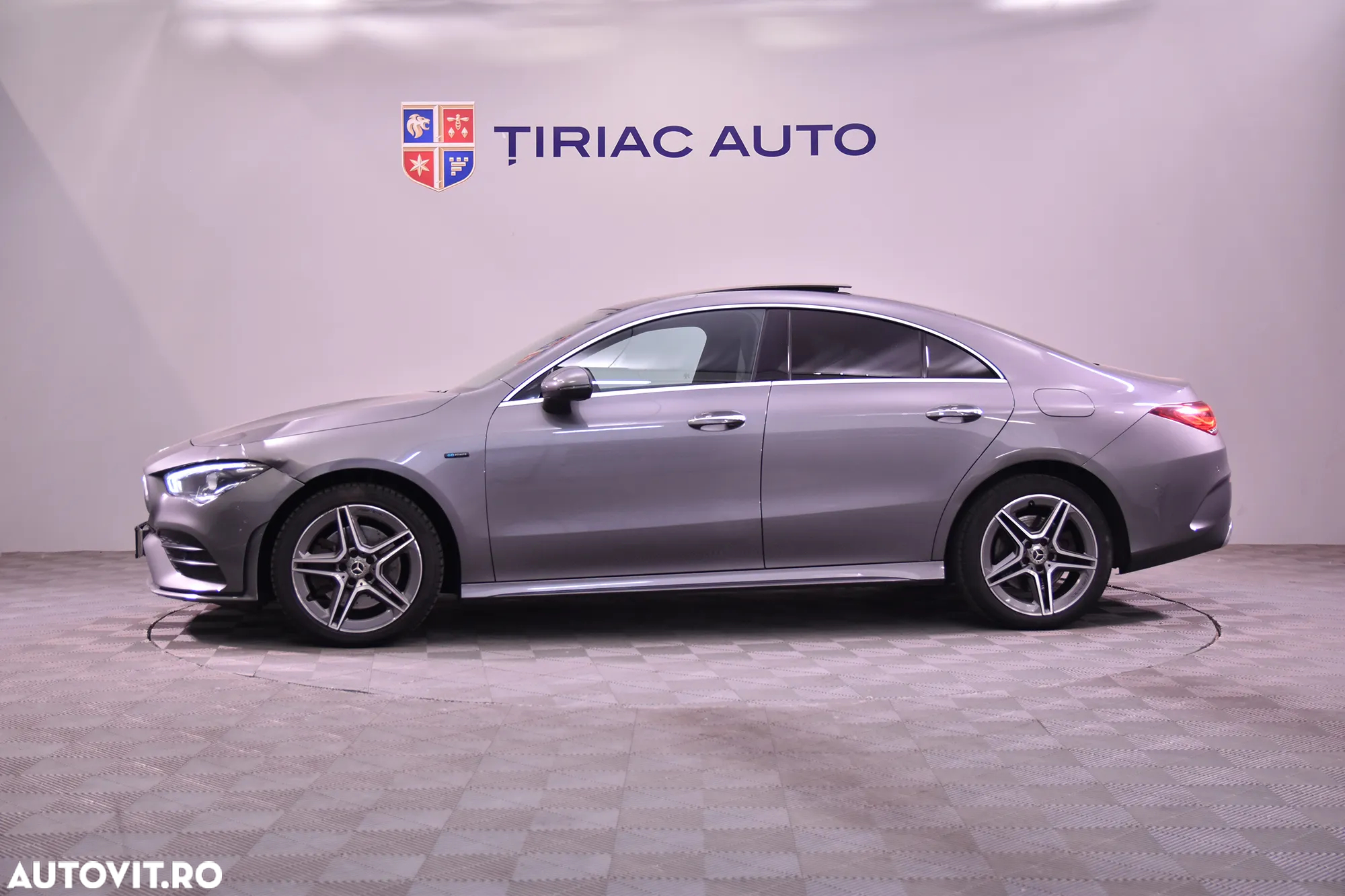 Mercedes-Benz CLA 250 e 8G-DCT AMG Line - 2