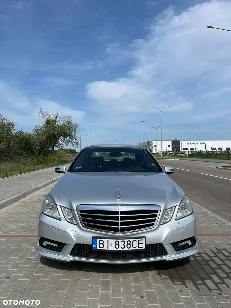Mercedes-Benz Klasa E 300 CDI DPF BlueEFFICIENCY 7G-TRONIC Avantgarde - 2