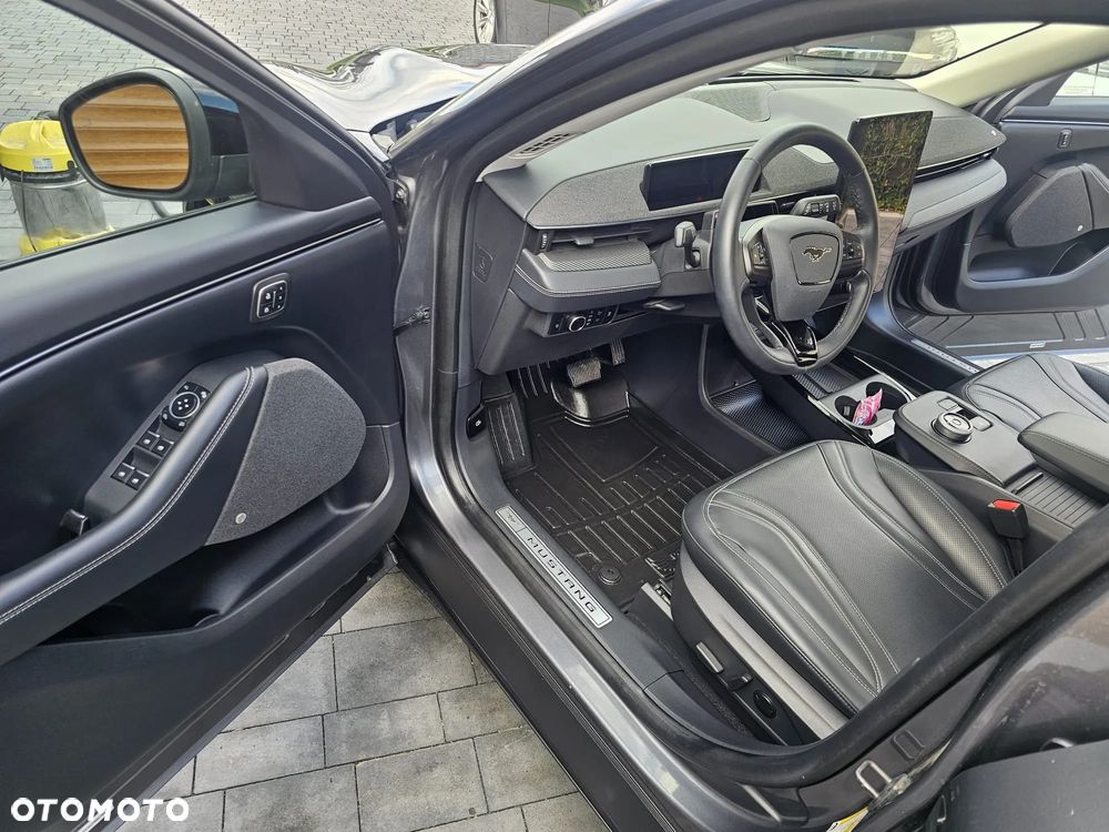 Ford Mustang Mach-E AWD PREMIUM - 13