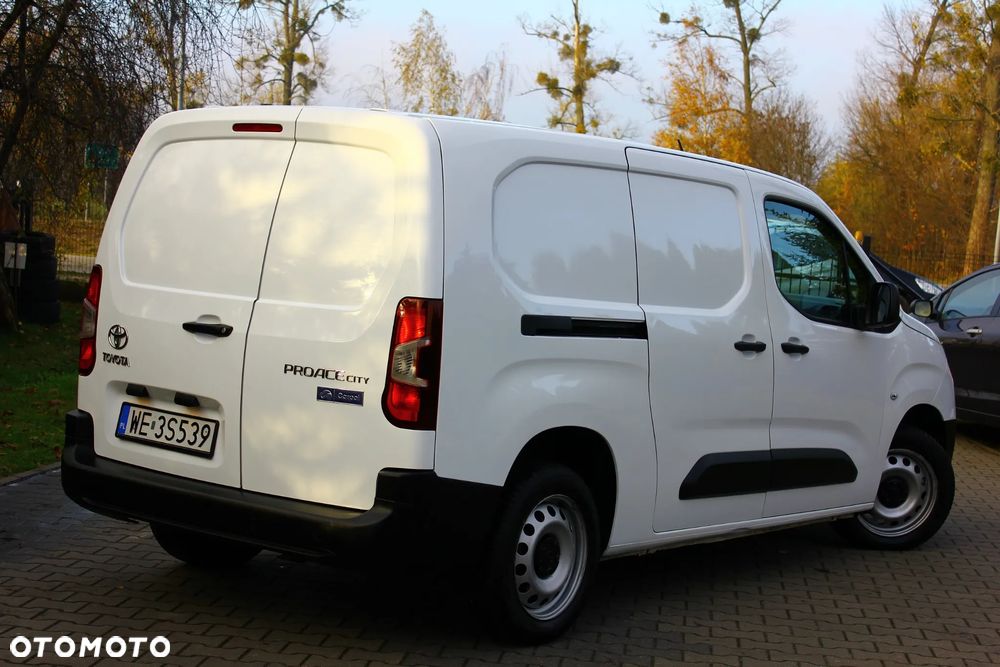 Toyota Proace City CHŁODNIA 1.5D-4D 102KM LONG L2 3 Osobowy - 9