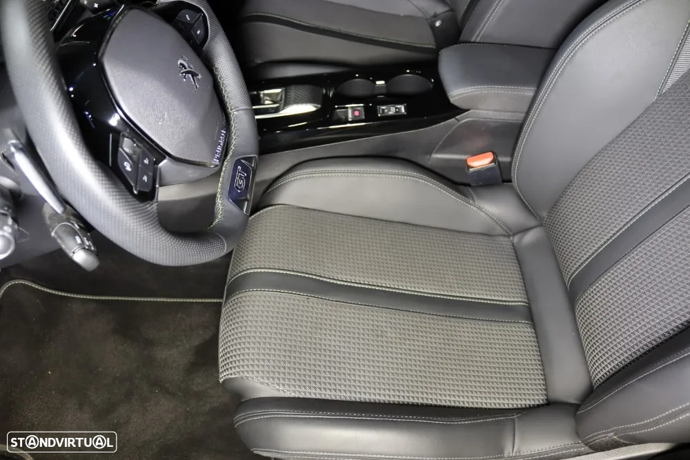 Peugeot 2008 1.2 PureTech GT EAT8 - 10