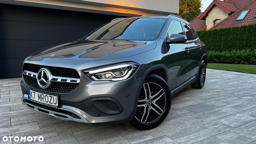 Mercedes-Benz GLA 200 - 2