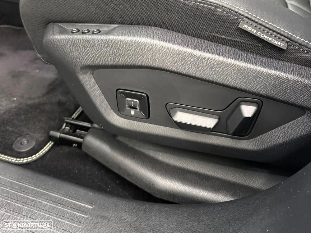 Peugeot 3008 1.6 PureTech GT EAT8 - 8