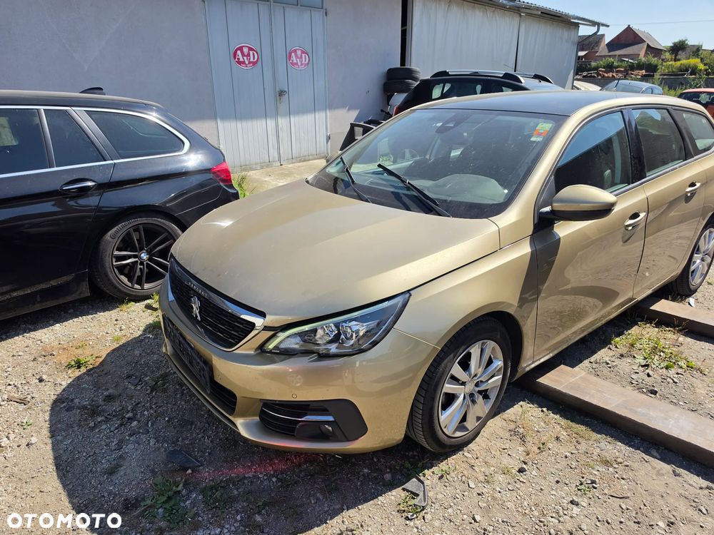 Peugeot 308 PureTech 130 GPF Black Edition - 17